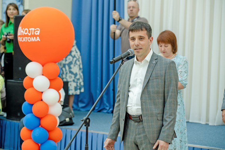 Калининская АЭС: более 160 школьников Удомли попрощались со школой на общегородском празднике «Выпускной со «Школой Росатома»
