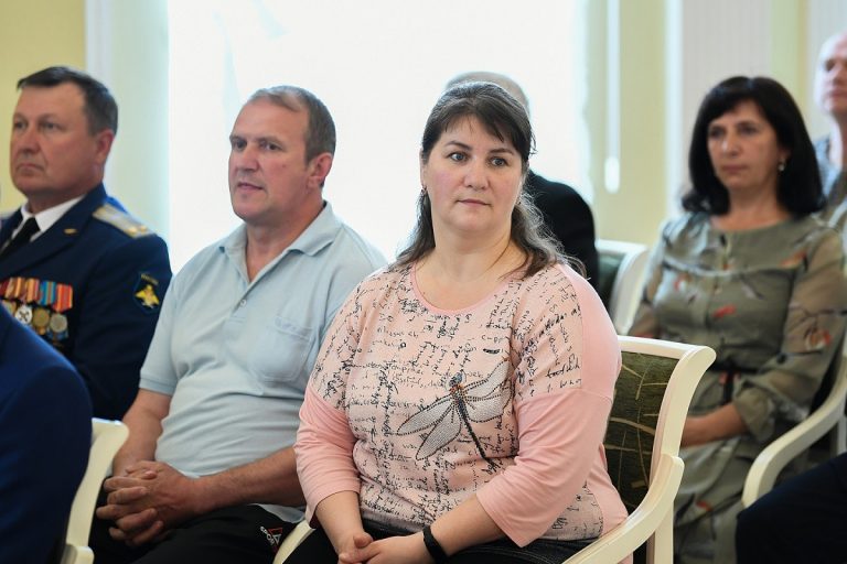 Игорь Руденя в преддверии Дня России вручил государственные и региональные награды жителям Верхневолжья