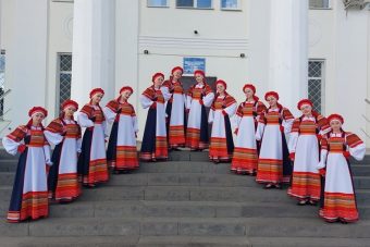 Для коллективов Краснохолмского Дома народного творчества приобрели оборудование и костюмы