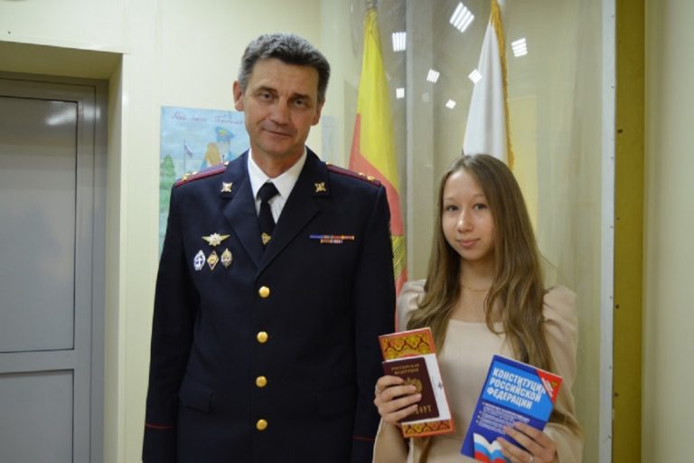 Юным жителям Твери торжественно вручили паспорта граждан Российской Федерации