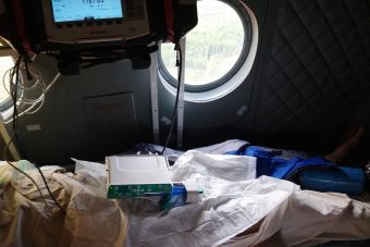 Зеваки мешали спасать тяжелобольного мужчину в Тверской области