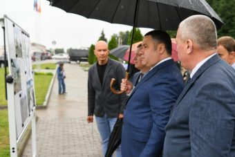 Губернатор Руденя проинспектировал благоустройство набережной в Кашине