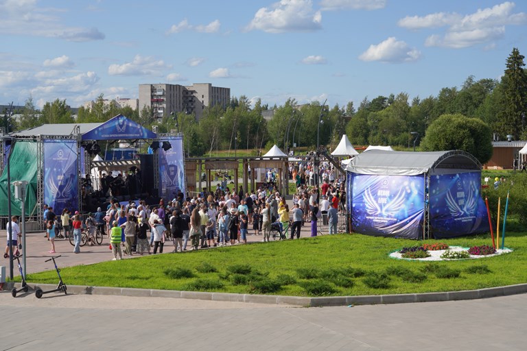 Фестиваль творчества и волонтерства «ATOM LIVE» впервые прошел в Удомле и собрал почти 5 тысяч зрителей