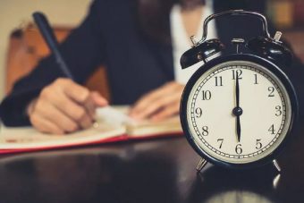 В Госдуме считают возможным ввести в стране график работы по принципу: три рабочих, три выходных дня