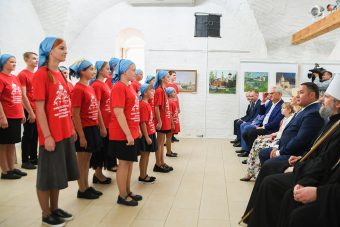 Татьяна Голикова, Виктор Христенко и Игорь Руденя поздравили первоклашек Старицы с началом учебного года