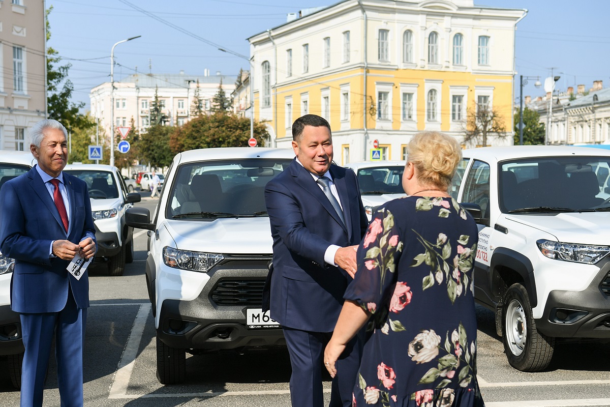 Медучреждения, школы и соцслужба в Тверской области получили новый транспорт