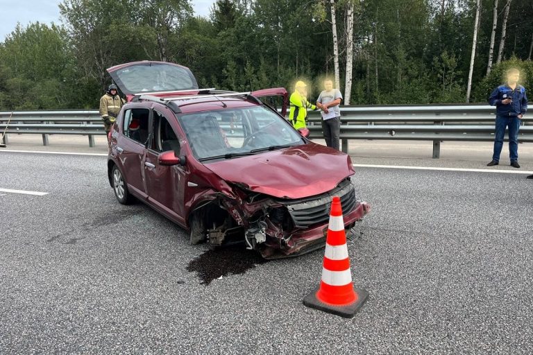 Три человека пострадали в ДТП на М-11 в Тверской области