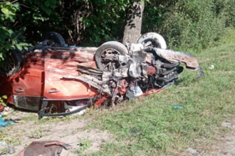 Трое детей и четверо взрослых пострадали в ДТП в Тверской области