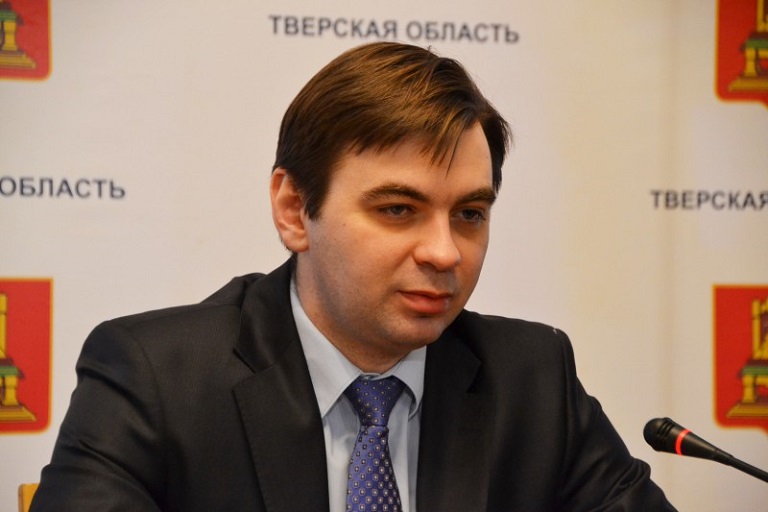 Бывший глава Минздрава Тверской области запустил остановившееся сердце стюардессы прямо в полете Бывший глава Минздрава Тверской области запустил остановившееся сердце стюардессы прямо в полете