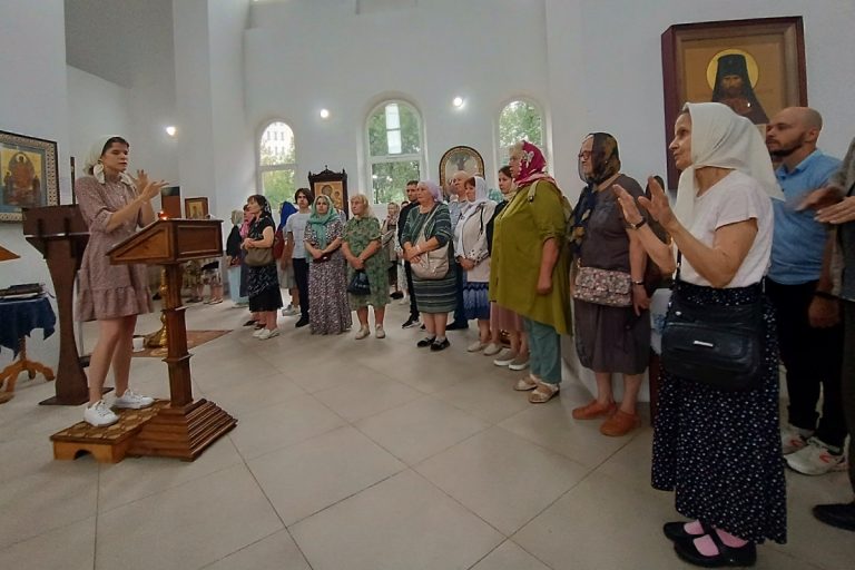 В тверском храме прошло богослужение с сурдопереводом