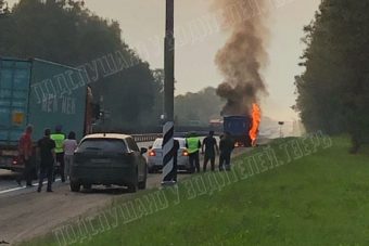 Грузовик горел на М-10 под Тверью