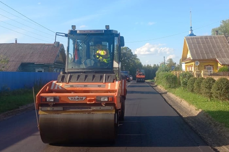 В Тверской области по обращению жителей ремонтируют дорогу высокой социальной значимости