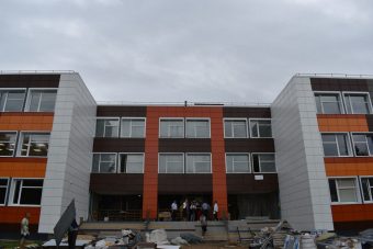 Глава Твери ознакомился с ходом ремонта школ