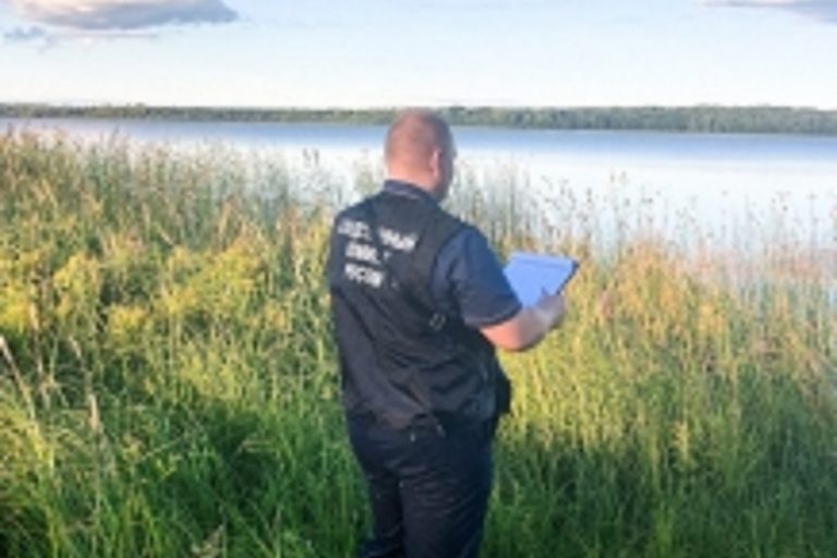 Стали известны подробности гибели мужчины, утонувшего в Селигере