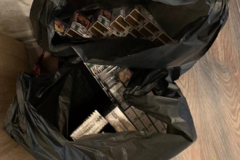 Житель Твери торговал на дому контрафактными сигаретами и алкоголем