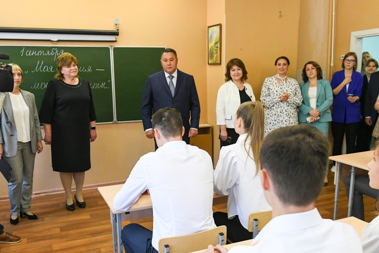 Игорь Руденя поздравил с Днем знаний учеников школы 19 в Твери