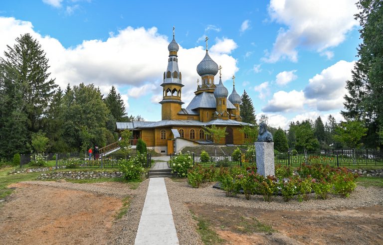 Памятник святителю Николаю Японскому открыт в Тверской области