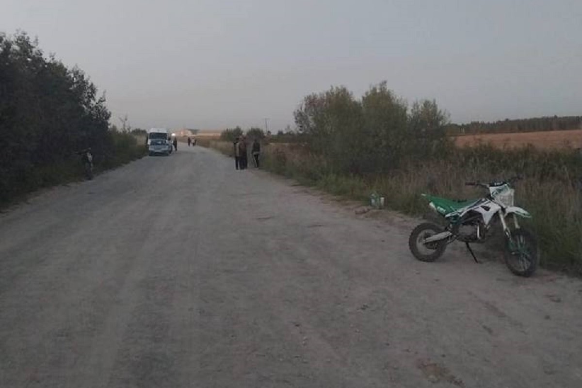 Трое подростков пострадали при столкновении питбайков в Тверской области