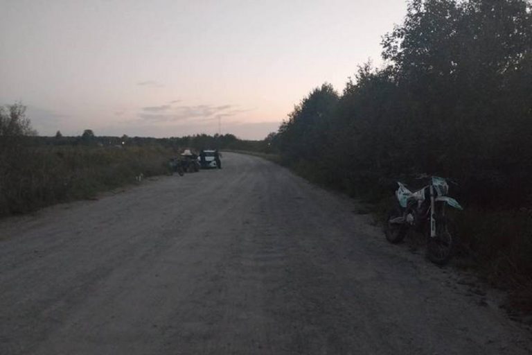 Трое подростков пострадали при столкновении питбайков в Тверской области