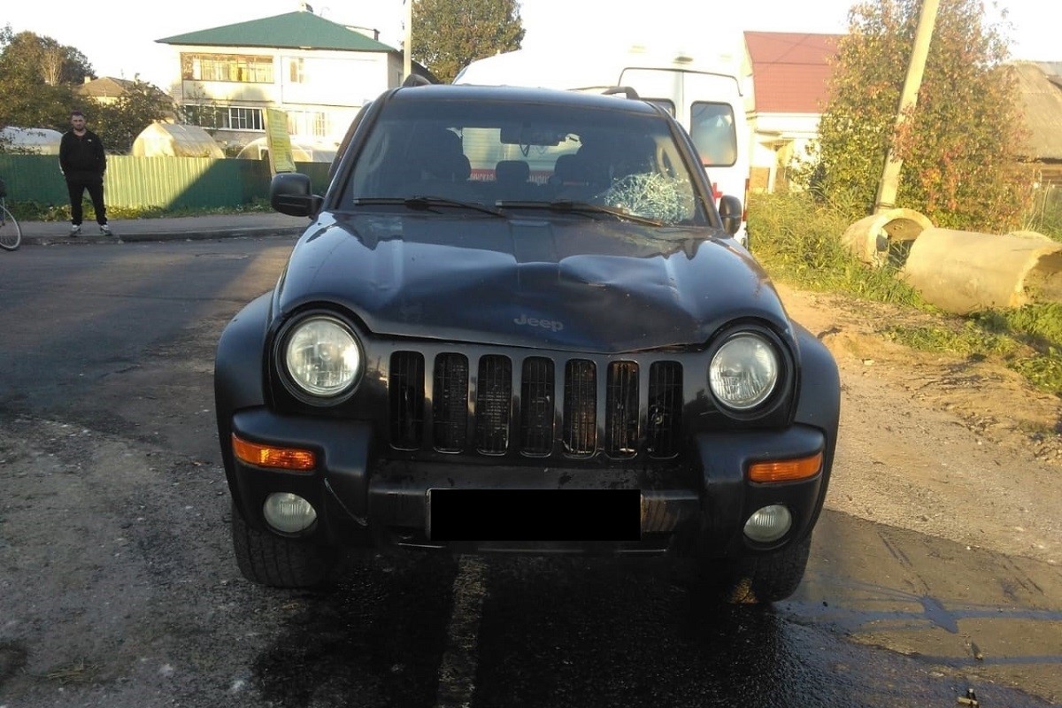 Jeep cherokee сбил велосипедиста в Тверской области