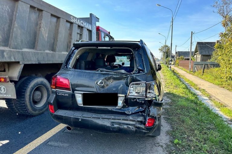 Два человека пострадали в массовом ДТП на М-10 в Тверской области