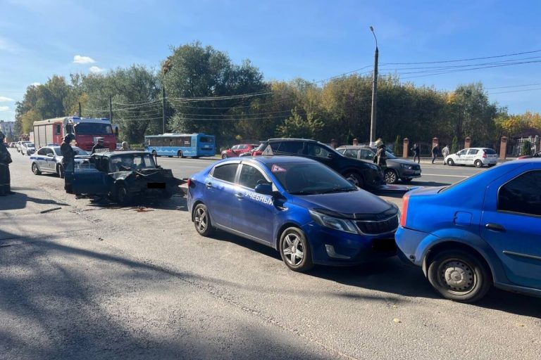 Тройное ДТП произошло на Волоколамском проспекте в Твери