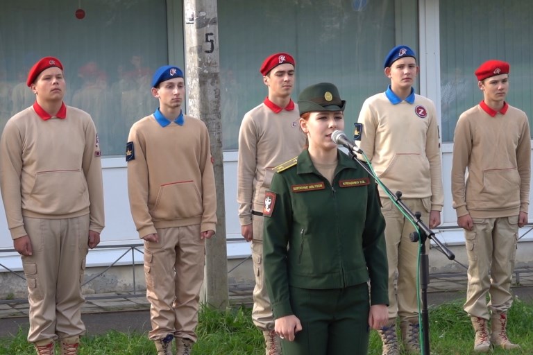 В Торжке открыли мурал в память о Герое России Василии Клещенко