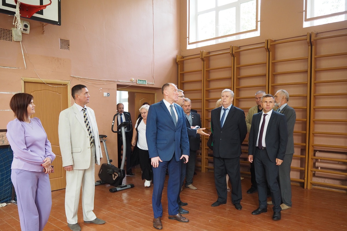 Депутаты Законодательного Собрания Тверской области провели Парламентский день в Бежецком округе
