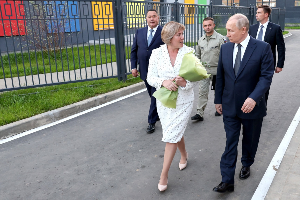 Президент РФ Владимир Путин посетил в селе Тургиново социально значимые объекты