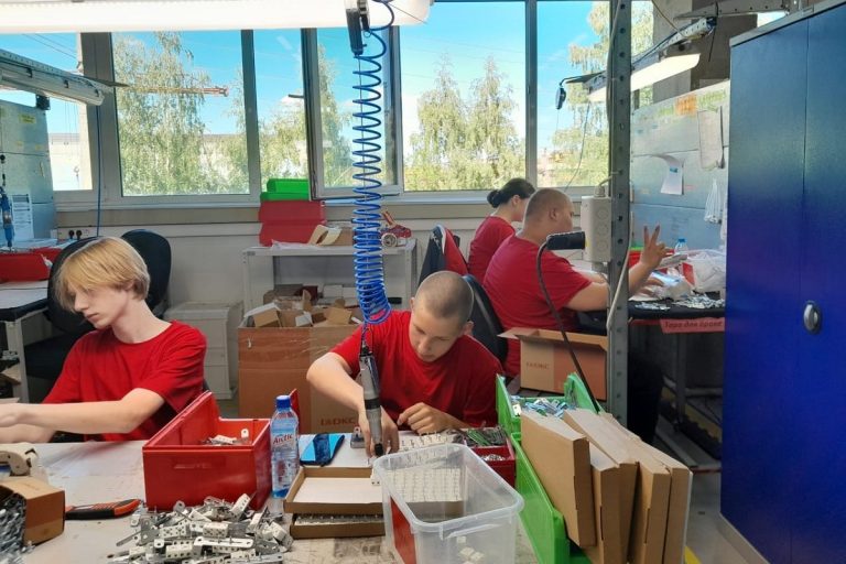 Более 12,7 тысячи тверских подростков работали на летних каникулах