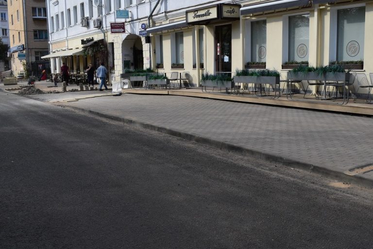 В Твери продолжаются ремонтные работы на бульваре Радищева