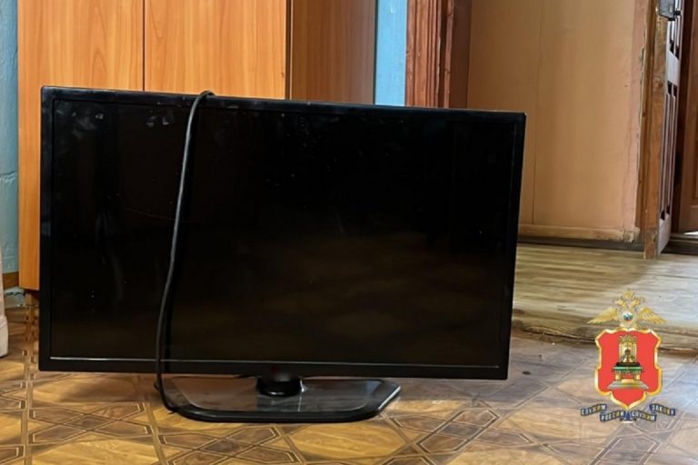 Житель Тверской области обокрал квартиру соседки, находившейся в отъезде Житель Тверской области обокрал квартиру соседки, находившейся в отъезде
