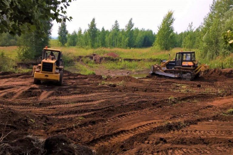 Отходы сбрасывали в речку под Тверью