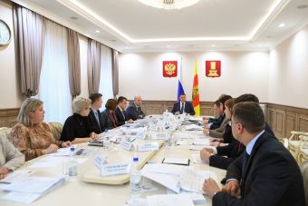 Губернатор Игорь Руденя поставил задачи по контролю за исполнением социально значимых вопросов