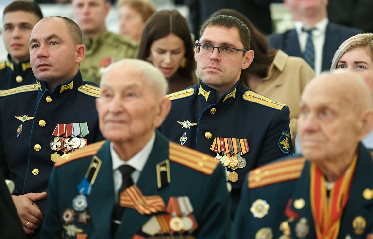 Губернатор Руденя вручил жителям Тверской области государственные и региональные награды