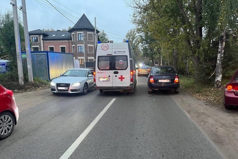 Восьмилетнюю девочку сбили в Твери