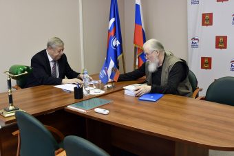 Депутатам Заксобрания Тверской области приходится отвечать за непунктуальный транспорт и чистоту дворов
