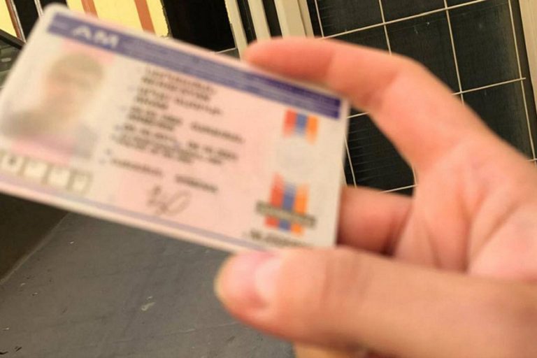 Армении указали на язык: Россия отказалась признавать национальные водительские удостоверения страны
