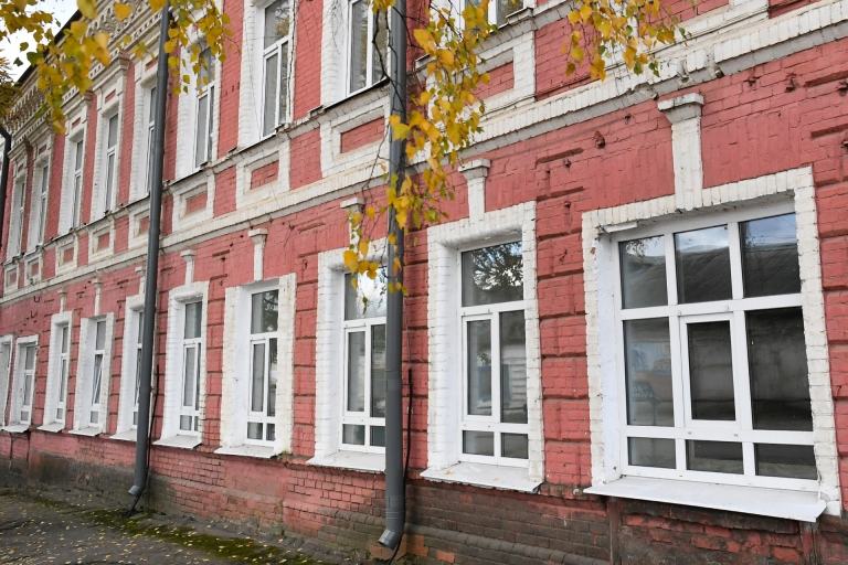 Губернатор Руденя поручил закупить для Бежецкой СШ №3 новые музыкальные инструменты