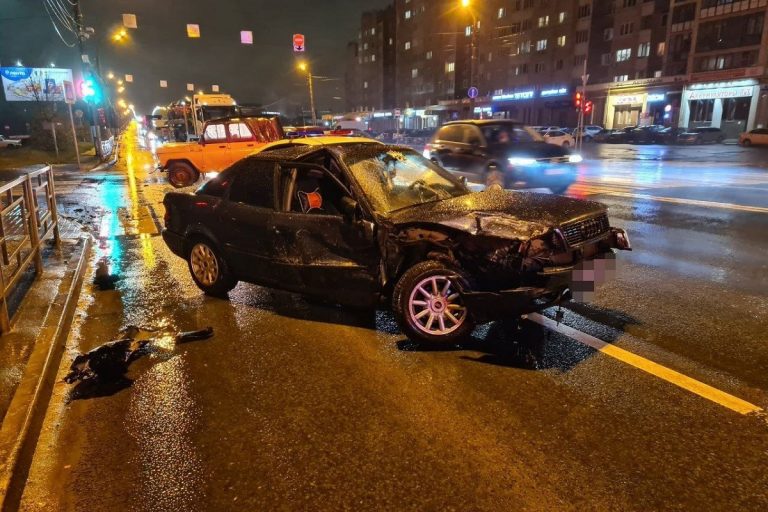 Audi и УАЗ столкнулись в Заволжском районе Твери Audi и УАЗ столкнулись в Заволжском районе Твери