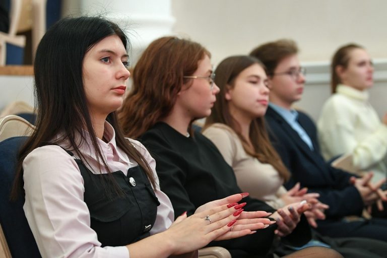 Лауреатов и стипендиатов губернаторских премий чествовали в Твери