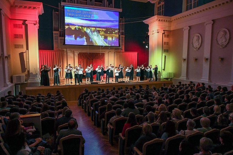 Лауреатов и стипендиатов губернаторских премий чествовали в Твери