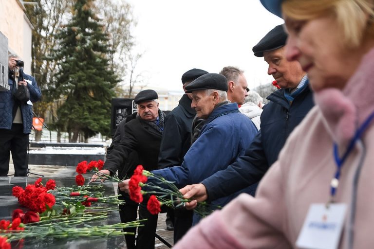 Ветеранов комсомола наградили в Твери