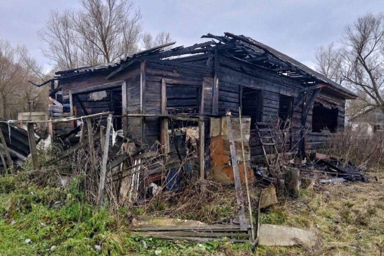 Тело мужчины обнаружено на месте пожара в Тверской области