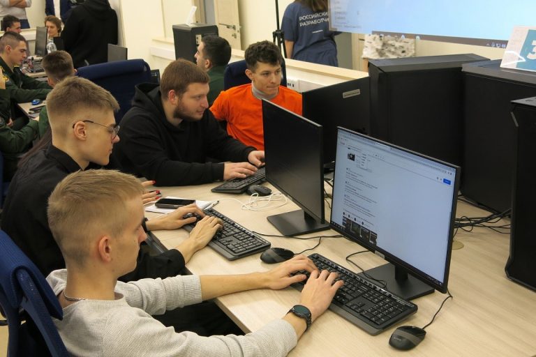 В Твери прошли соревнования по спортивному программированию