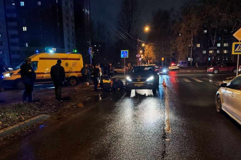 Девушку сбили на переходе в Твери