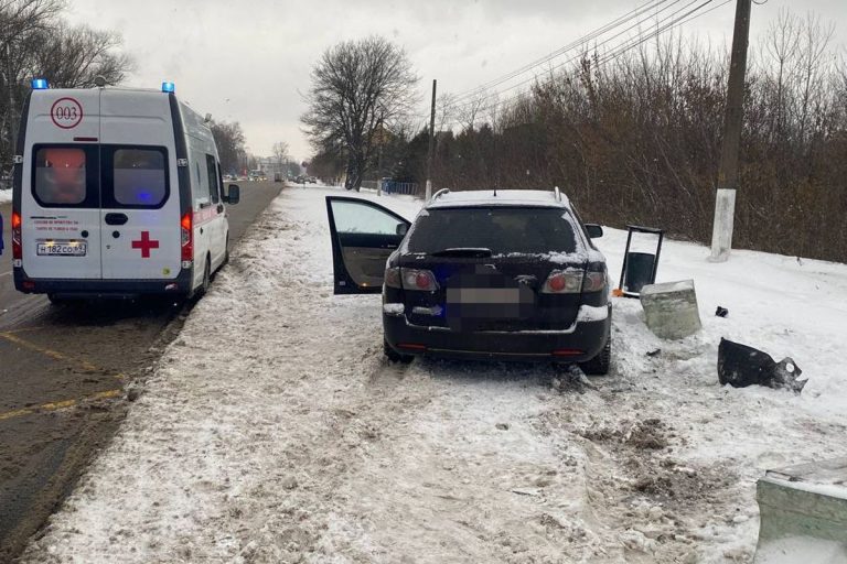 В Твери сбили пенсионера на остановке В Твери сбили пенсионера на остановке