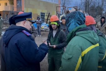 Среди мигрантов на стройке в Твери искали участников массовой драки