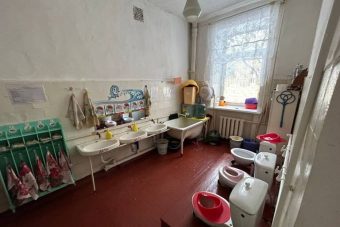 В Тверской области трехлетняя девочка получила ожоги моющим средством в детском саду В Тверской области трехлетняя девочка получила ожоги моющим средством в детском саду