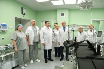 Губернатор Тверской области осмотрел модернизированный операционный блок в ОКБ и вручил награды медикам